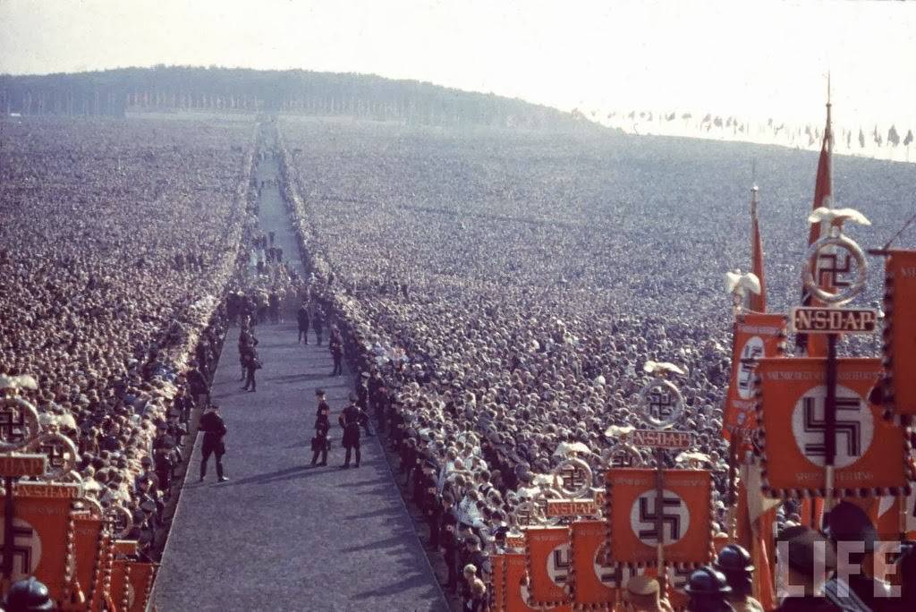 photographies puissantes Rassemblement nazi à Nuremberg