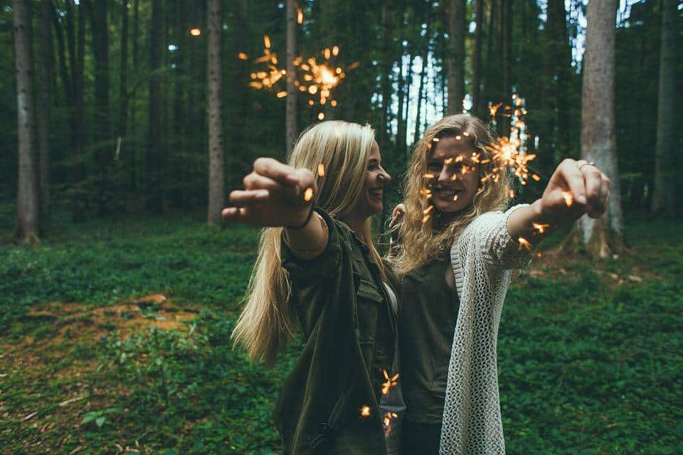 Filles, Cierges Magiques, Feux D'Artifice, Célébration