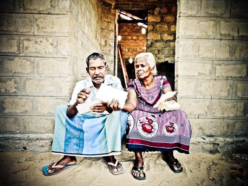 Les grands-parents ne meurent jamais, ils deviennent invisibles et dorment pour toujours au plus profond de notre cœur. Encore aujourd’hui, ils nous manquent et nous donnerions