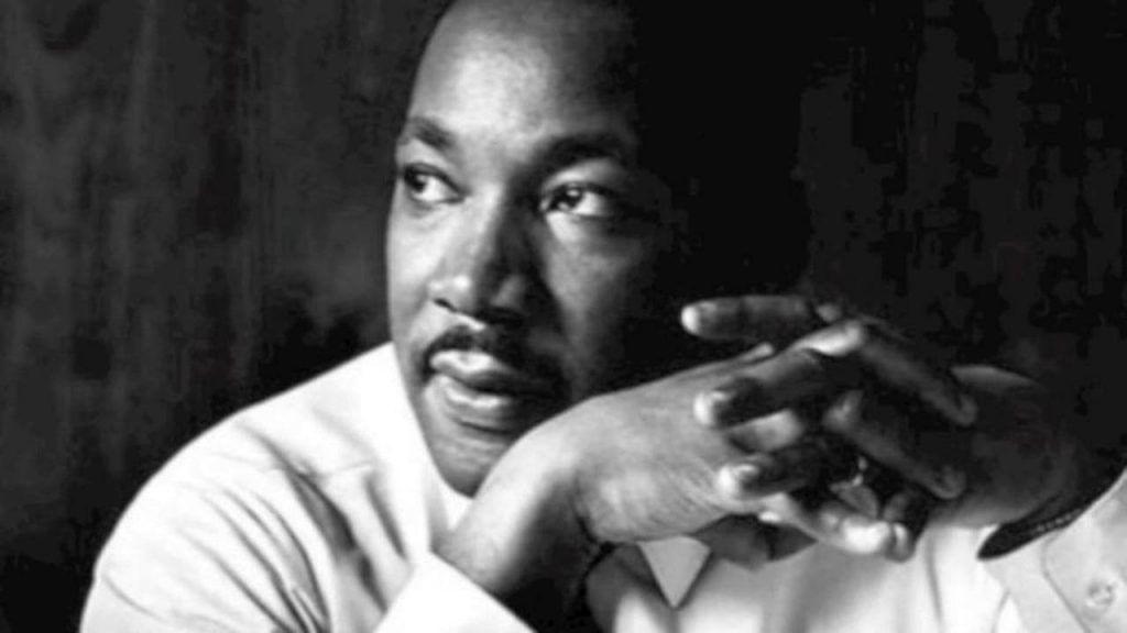 Martin Luther King Jr., né à Atlanta (Géorgie) le 15 janvier 1929 et mort assassiné le 4 avril 1968 à Memphis (Tennessee), est un pasteur baptiste afro-américain, militant non-violent